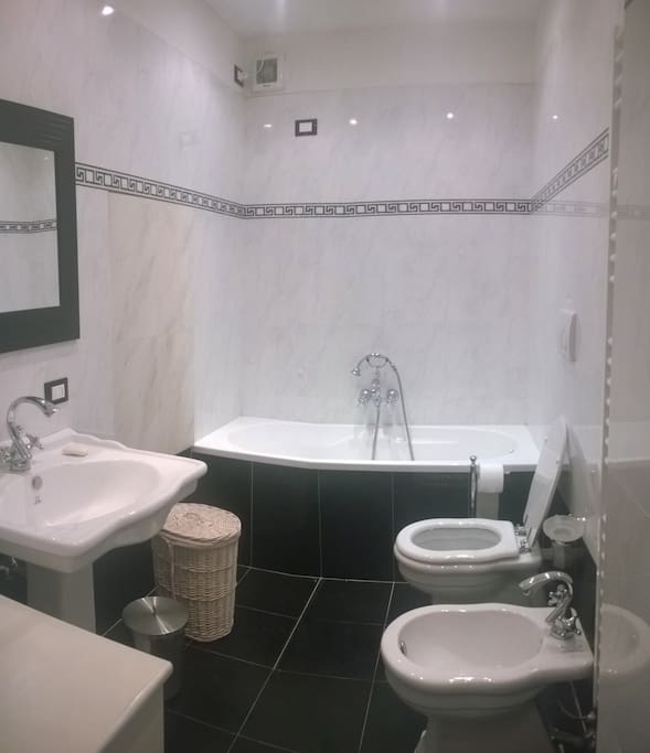 Bagno con vasca