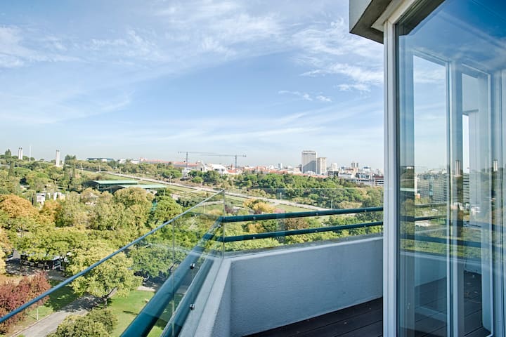 Stunning Park Views Central Lisbon – 2BR Apartment