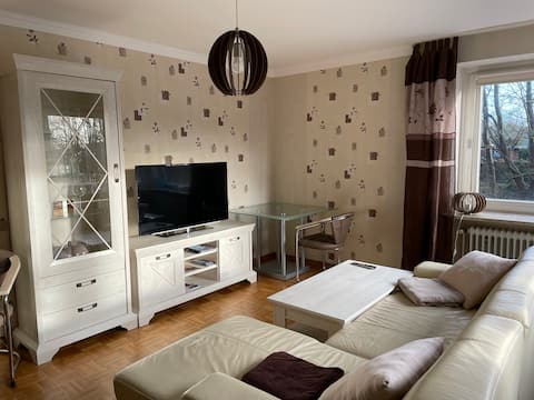 Top performing Airbnb: Heike's FeWo 5 Downtown, City Hall, Eisarena in Lehe