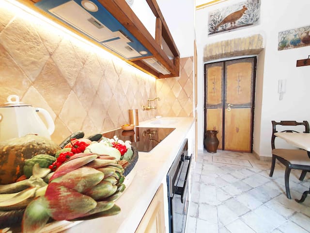 Domus Duplex for 9 Guests near the Colosseum gallery image 4