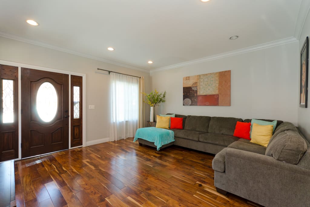 Spacious and bright living room!