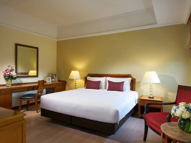 Lovely 3BR Apt in the Heart of Orchard Road gallery image 2