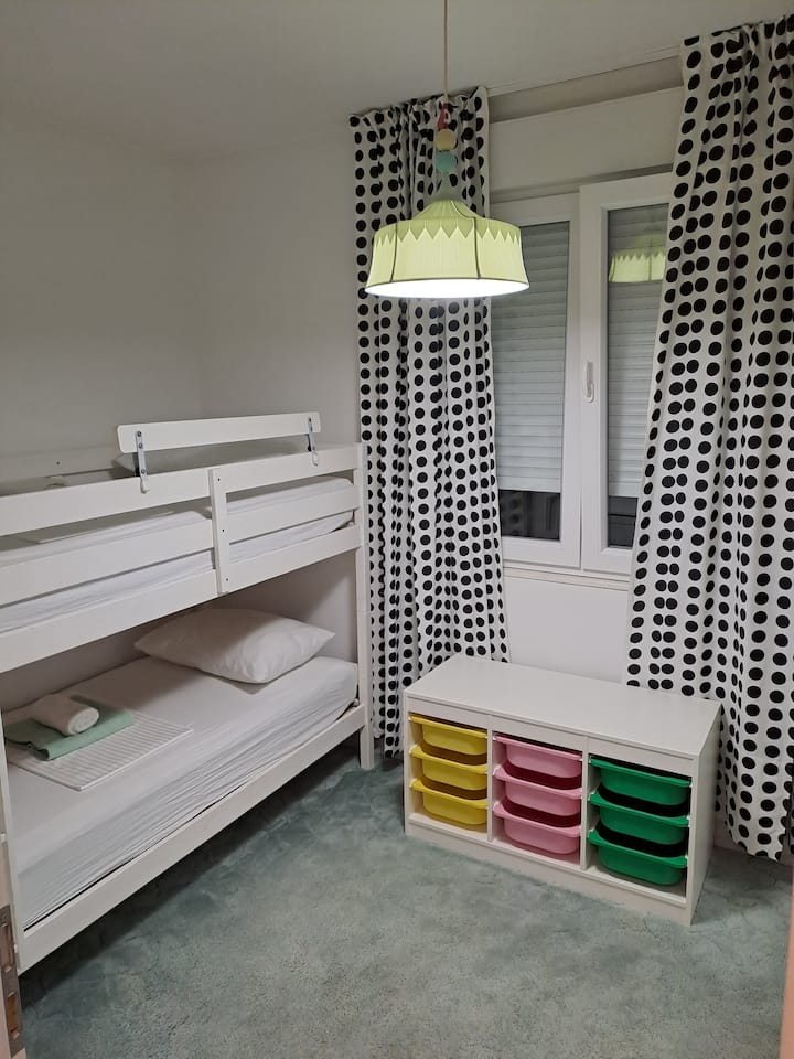 საძინებელი 1