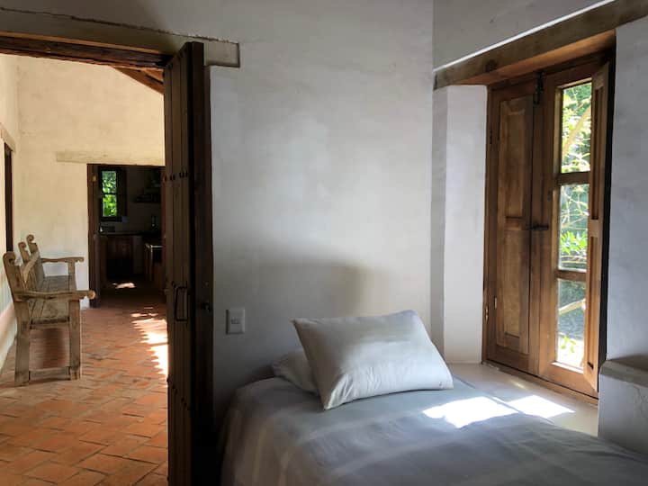 ห้องนอนเล็กเล็กๆนอกห้องนอนหลัก