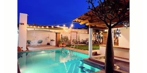 Country house, La finca del Abuelo. With a pool.