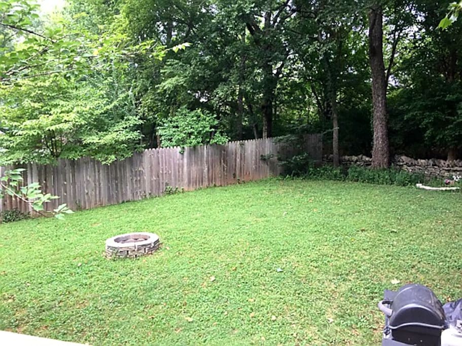 Gorgeous Yard, Fire Pit, Gas Grill