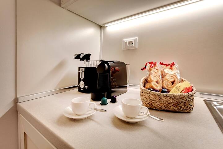 Nikki House Venice Apartment Canal gallery image 2