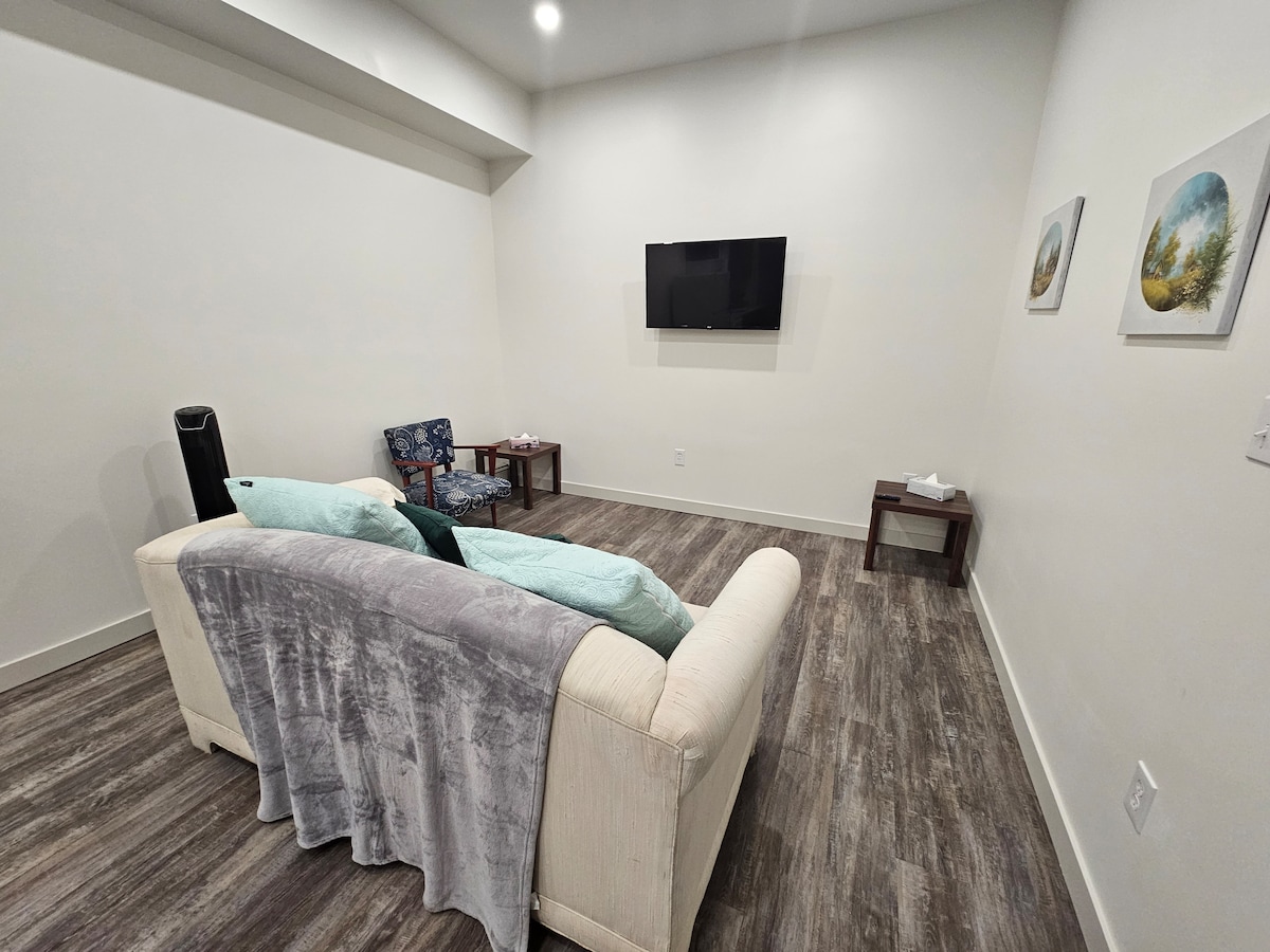 TV dhe divan tërheqës 