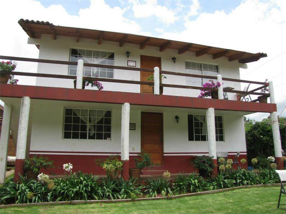 Departamentos de dos habitaciones para 6 personas con cocina, sala con tv con cable y dvd, baño completo y acceso a areas comunes