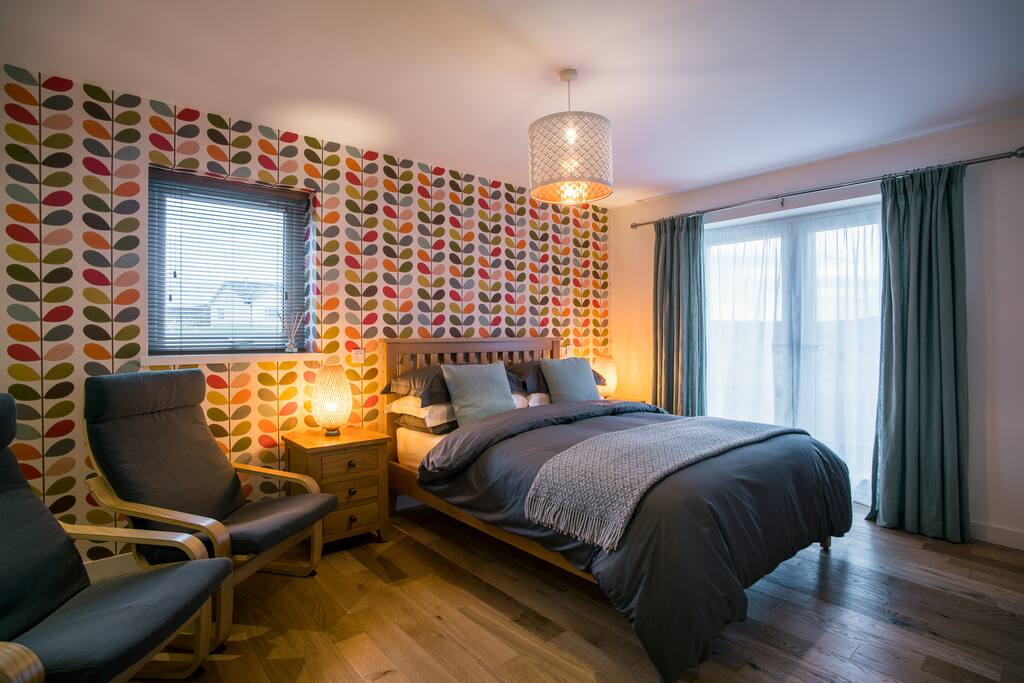 Ensuite room with king size bed