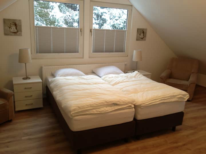 غرفة النوم 1 في الطابق العلوي