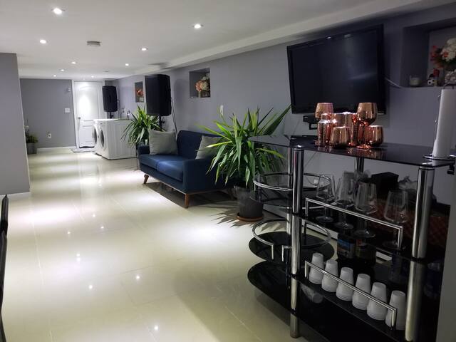 Contemporary, Cozy  Retreat