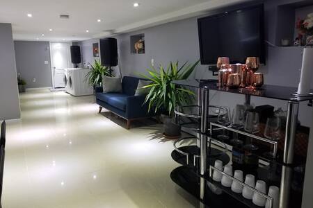 Contemporary, Cozy  Retreat