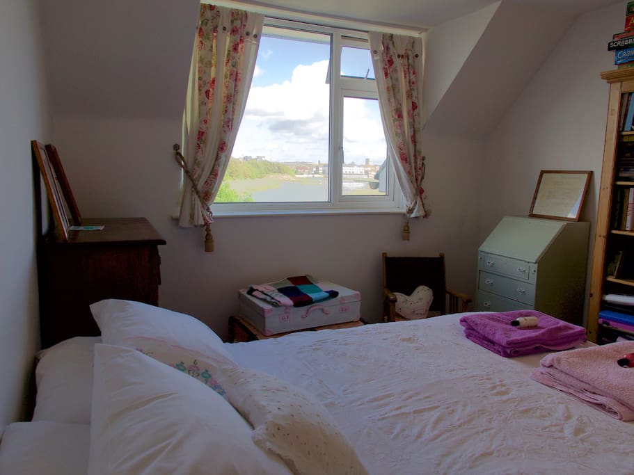 Main bedroom.