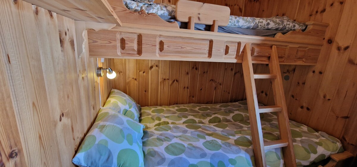 Spálňa 2. Underkunk 120 cm. Overkøye 80 cm