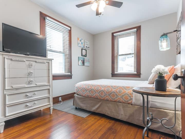 Chumba cha kulala cha ghorofa ya chini