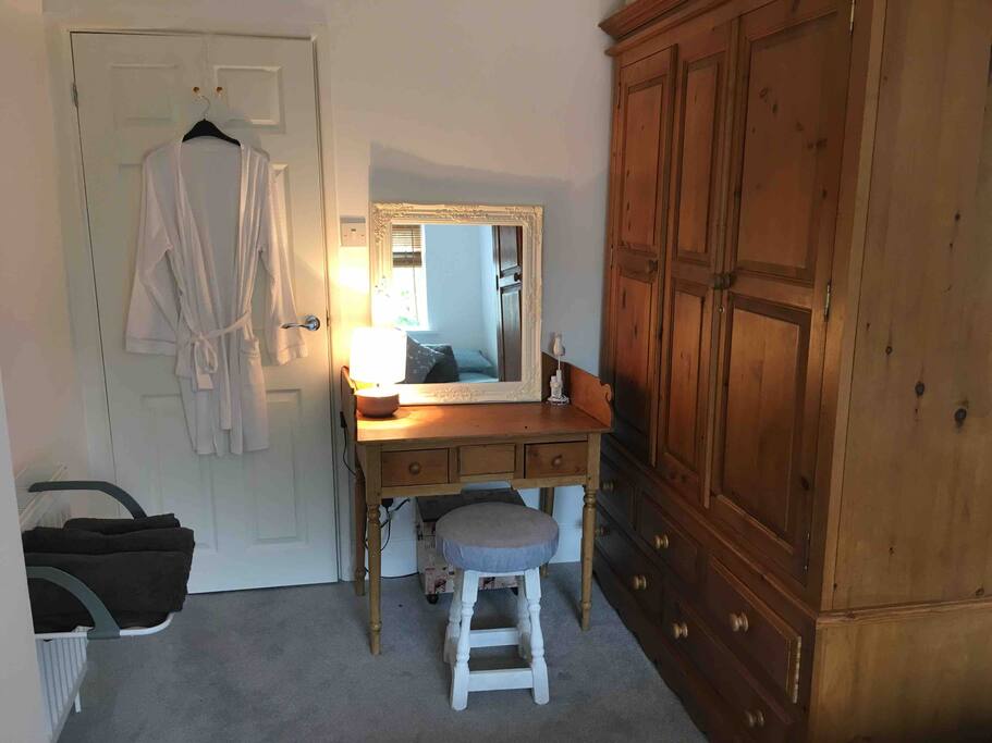 Ample storage space in wardrobe