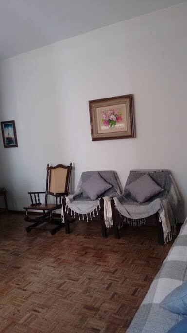 Sala de Estar - TV - Vista 2 / Living Room - TV - View 2