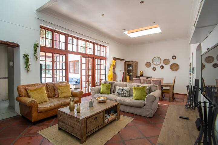 De Waterkant house for 8 (no load shedding)