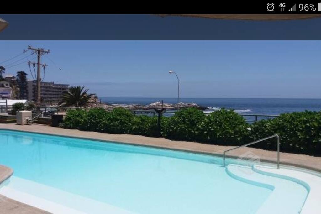2 Piscinas con vista al mar