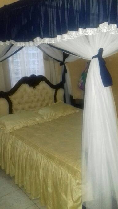 MASTER BED ROOM