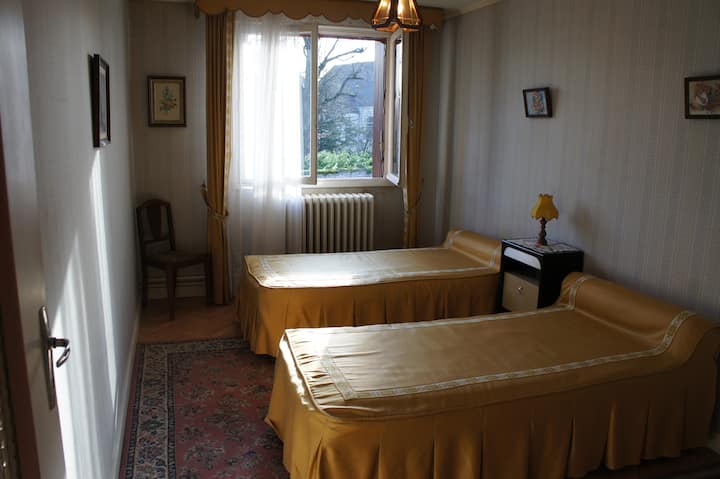 卧室2 （两张90张床）