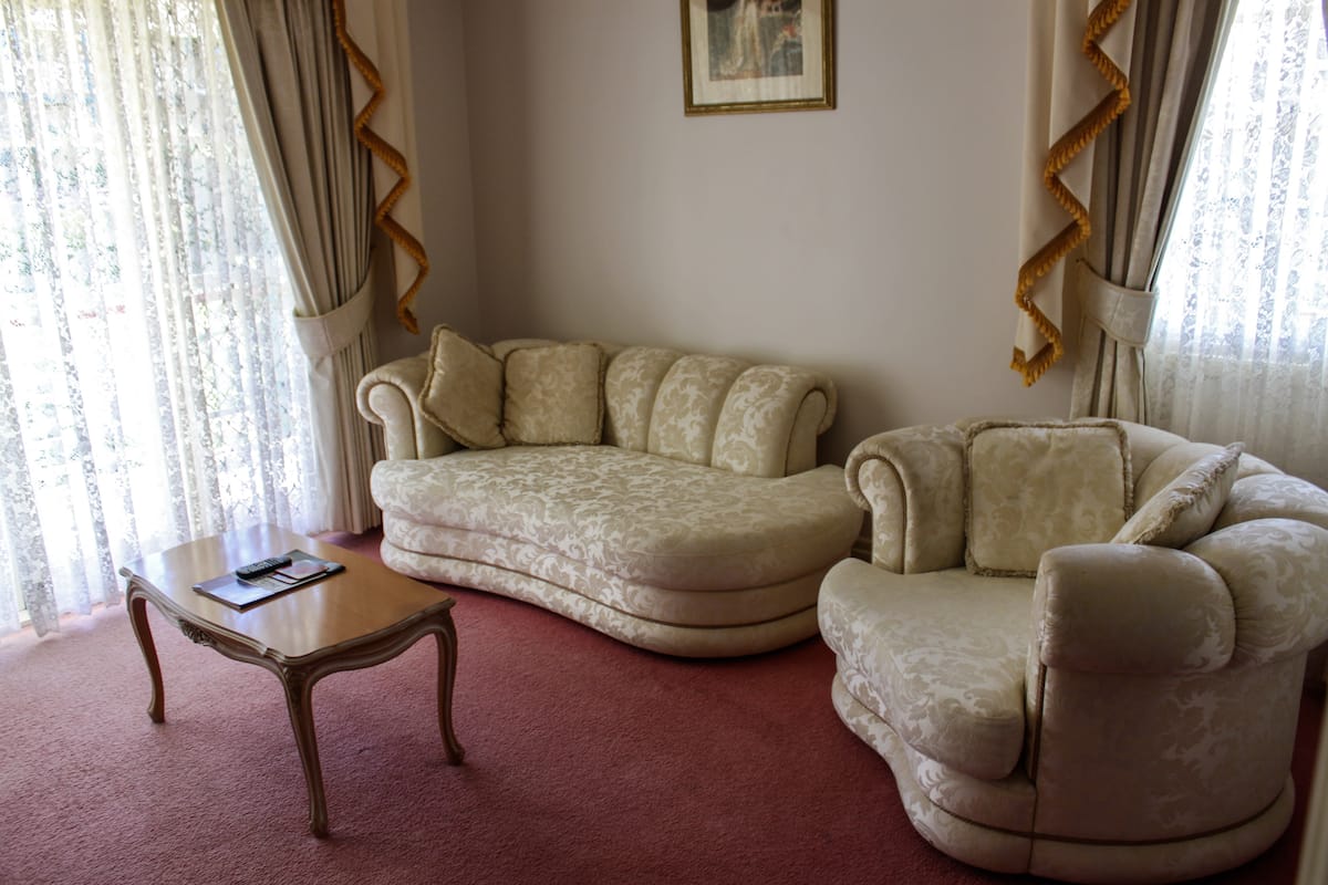 The Manor Tamborine Mountain Upstairs — photo via the host's Airbnb listing