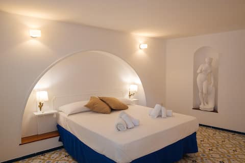 Dolce Pusa in the heart of Atrani..