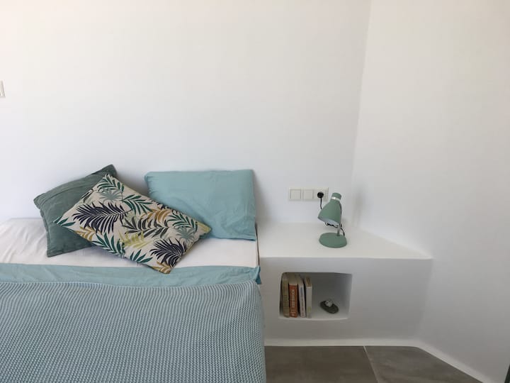 Schlafzimmer 1