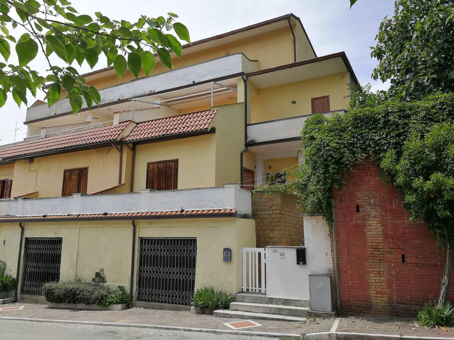 Fabbricato dalla strada