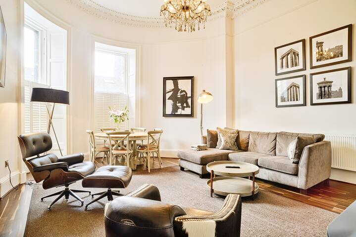 Stylish Edinburgh Suite in the City Centre gallery image 2