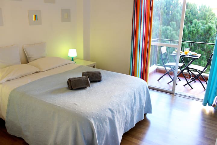 Cozy  Apartment near Estoril Beach