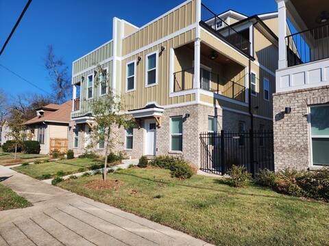 Murfreesboro Modern Farmhouse Townhome w/Rooftop