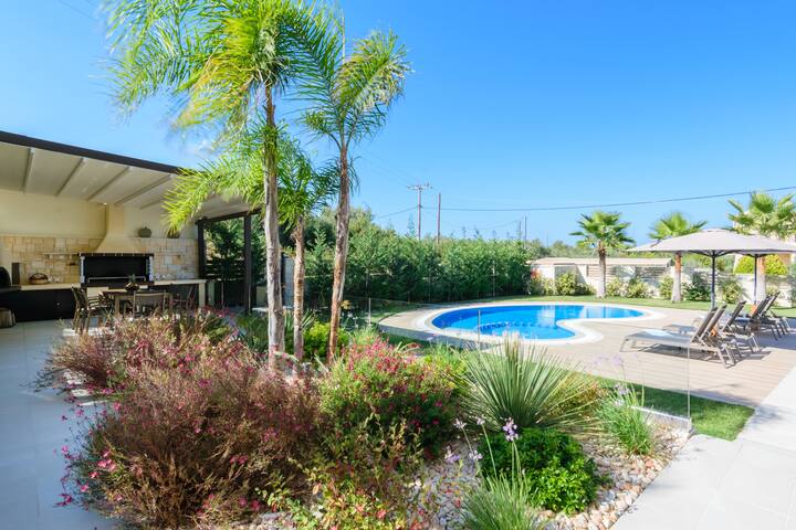 Villa Thalia, Stalos, Chania, 500m from the Beach gallery image 3