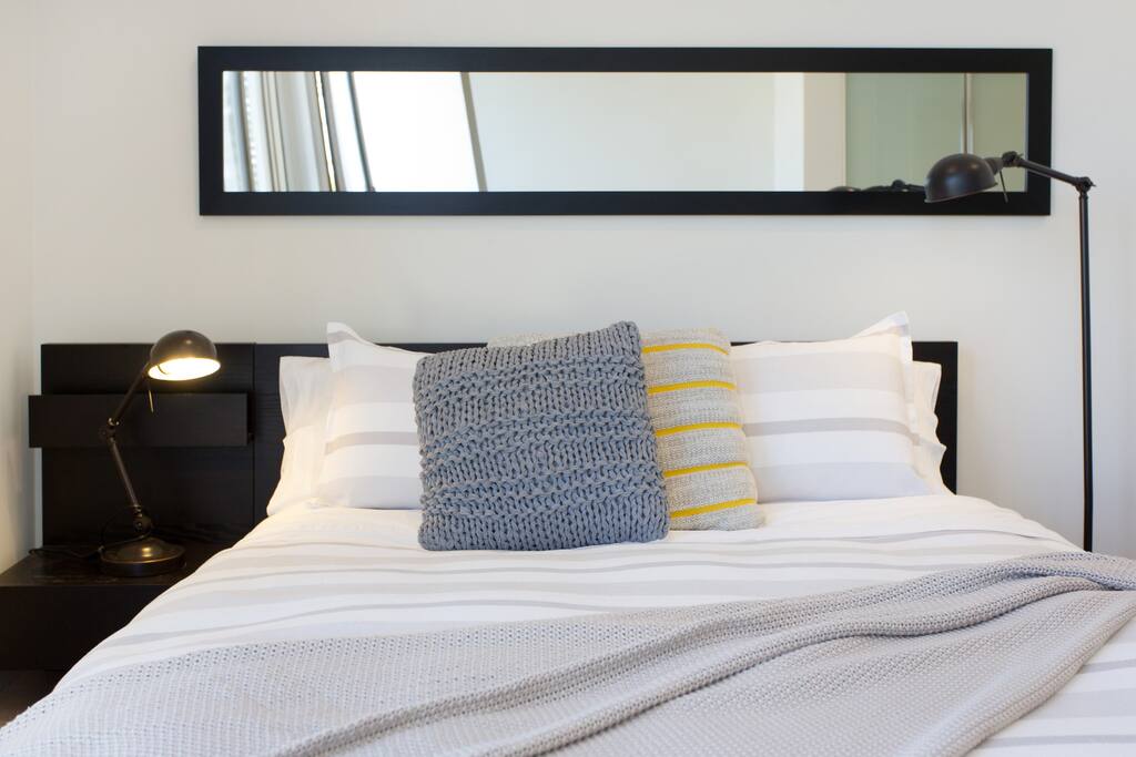 Main Bedroom - big bed