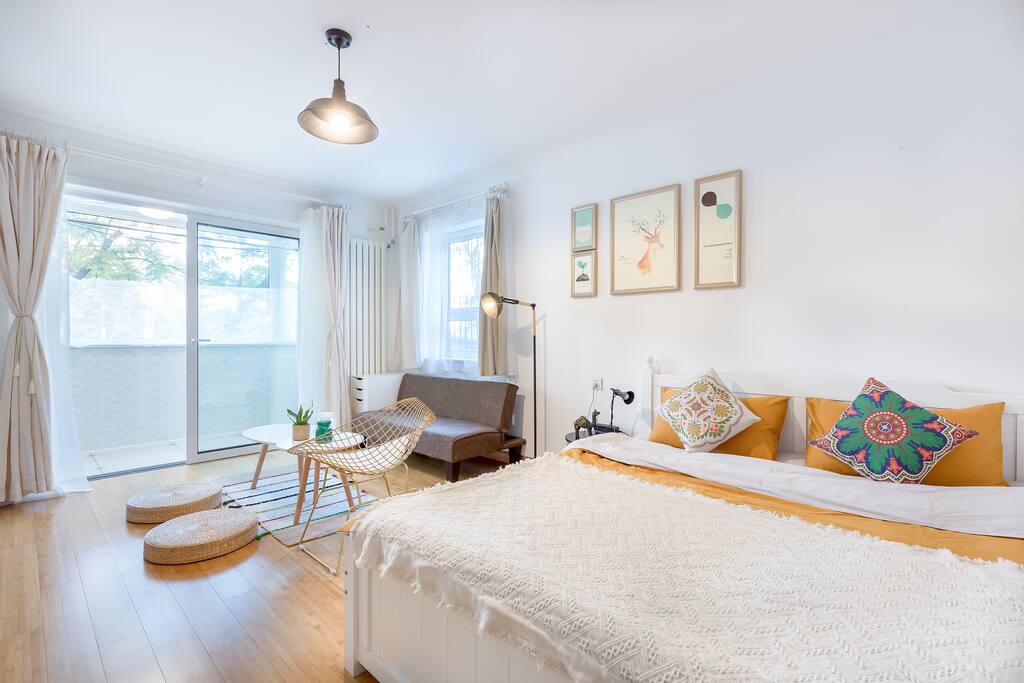 Room 1,kingsize double bed/卧室一,1.8米双人大床