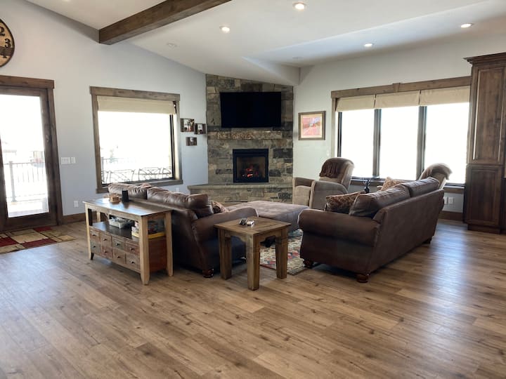 Luxury Country Guest Suite Sleeps 10, Hot Tub - Rexburg, ID