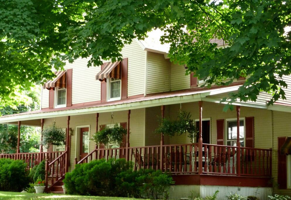 Top 100 Airbnb Rentals 2017 in Lake New York