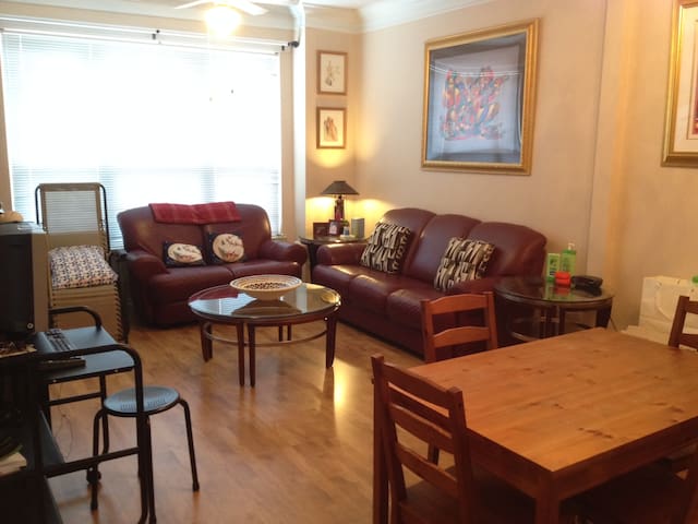 Cozy TysonsCorner Apt Walk to Metro