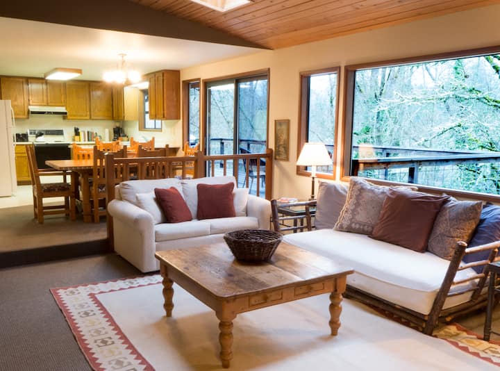 3bd House On The Rogue River - Rogue River, OR