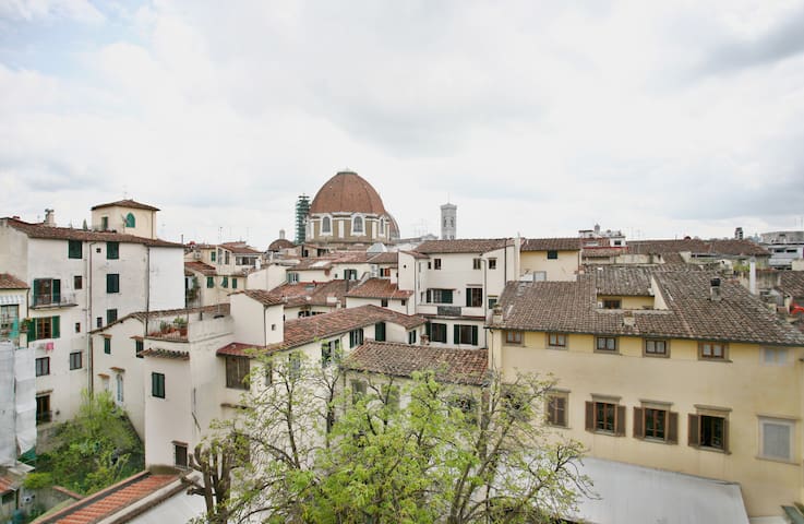 Panoramic loft with lift in the heart of Florence