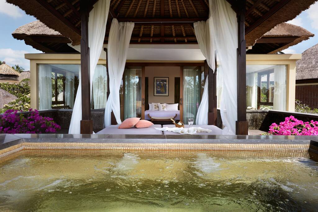 Outdoor Jacuzzi