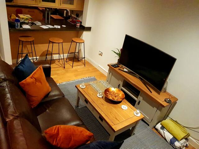 S-Double Bed, Private bathroom, central location.