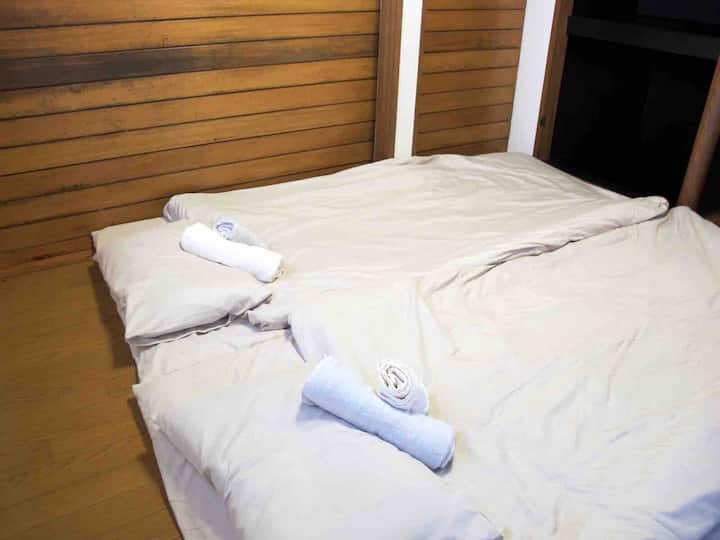 Bedroom 2 image 3
