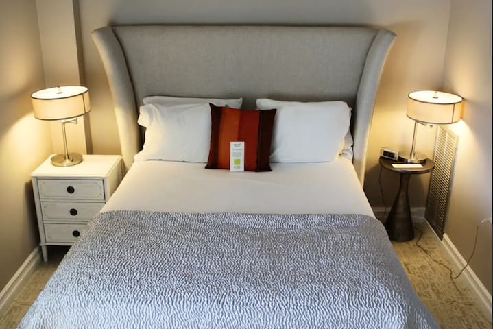 Luxury Suite at Erik’s Retreat