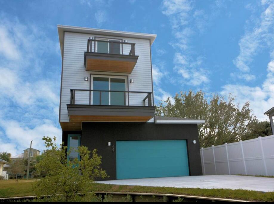 Amazing views from both 2nd and 3 floor decks!