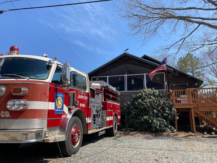 Quiet Cottage minutes from Charlestown Beach Apartments for Rent in