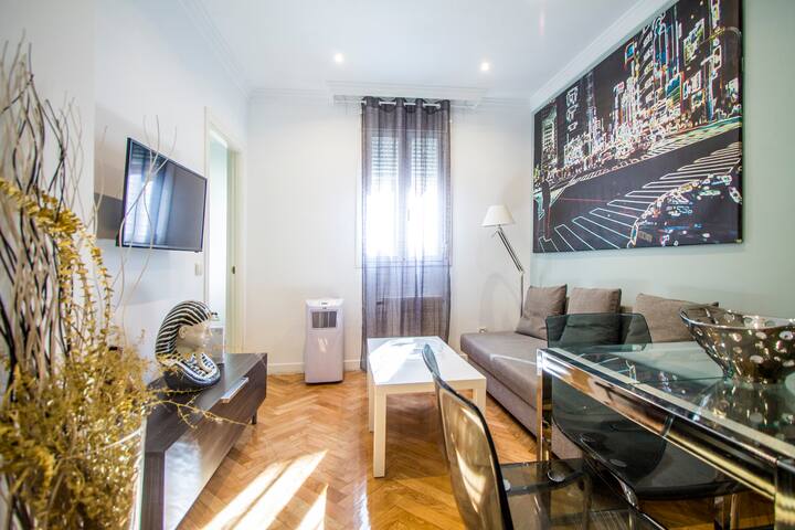 Reina Sofia Atocha – Cozy & Cultural Apartment