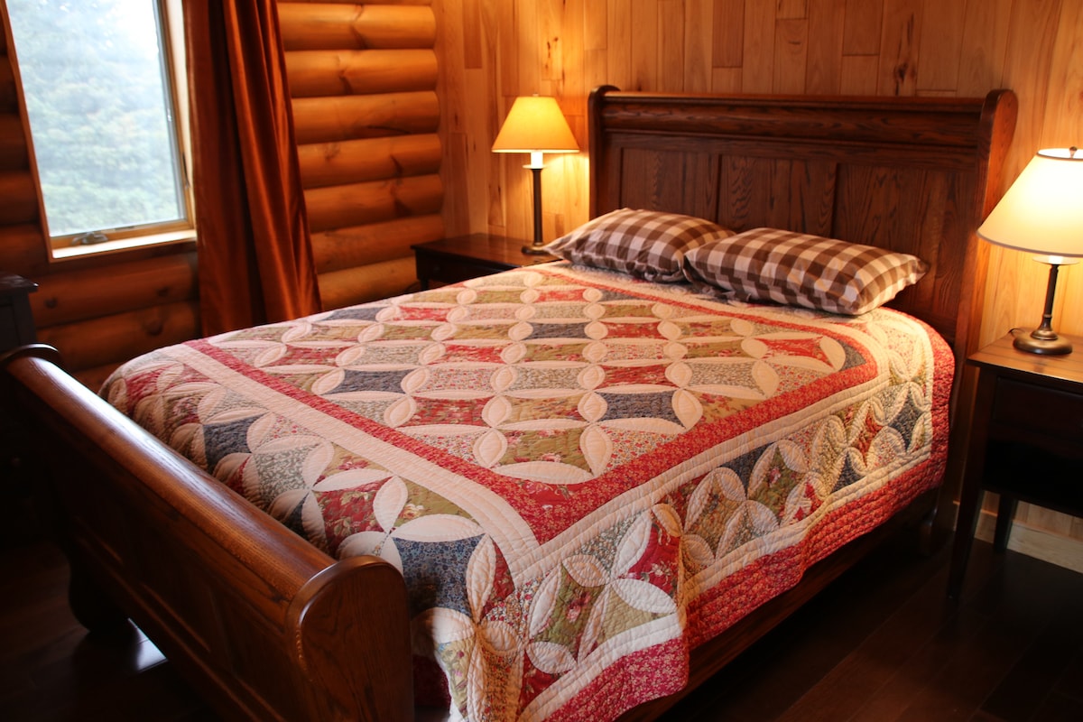 Hlavné poschodie spálne vpravo