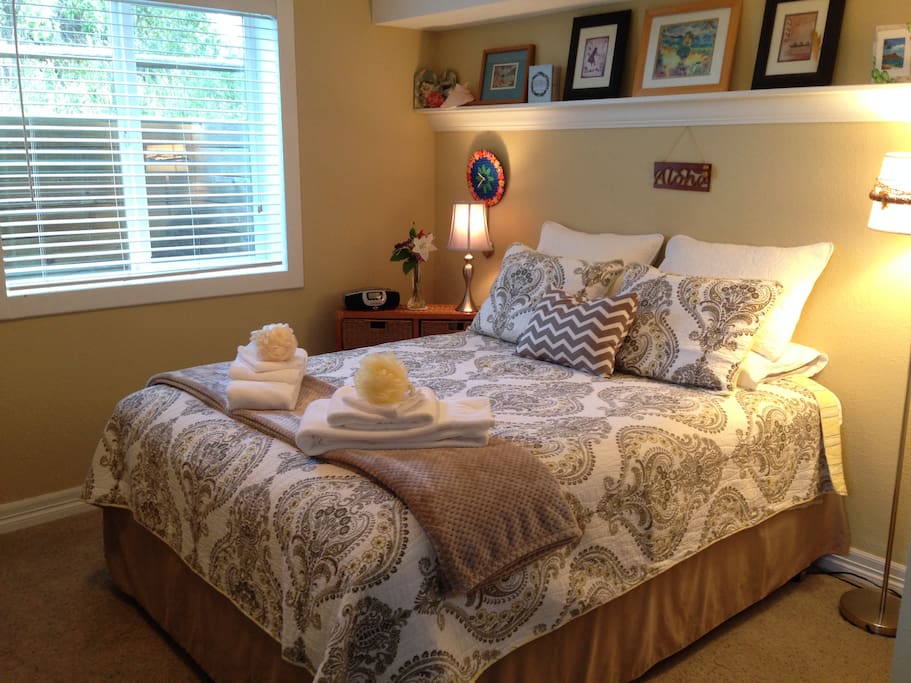One of several sets of bedspreads in the Aloha Room.